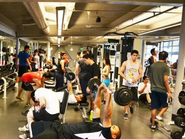 Gimnasio concurrido