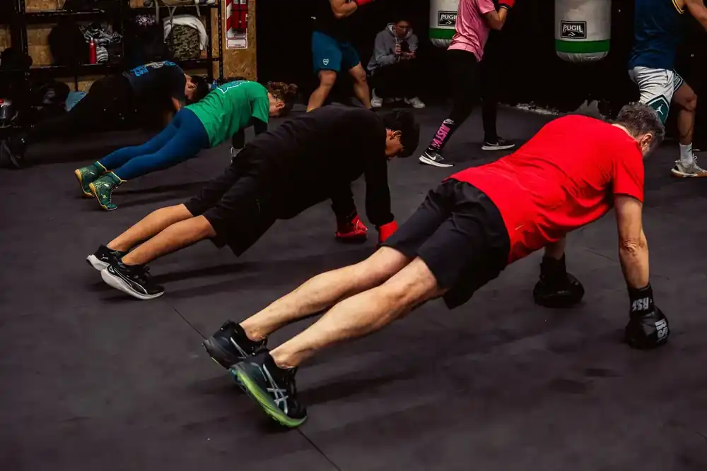 Portada del artículo: Cómo retener a los entrenadores de tu gimnasio en México
